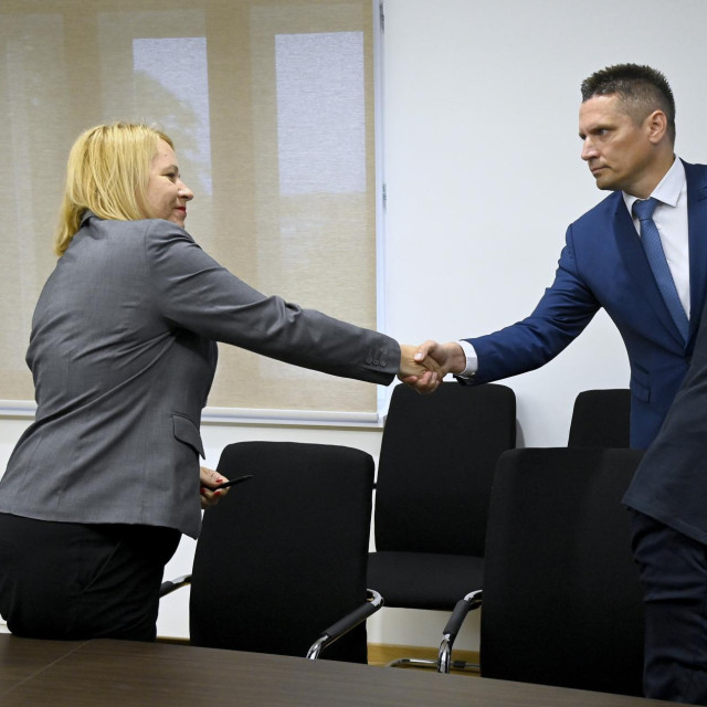 Kristina Ikić Baniček predala je vlast novoizabranom gradonacelniku Domagoju Orliću