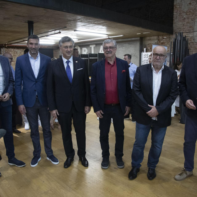 Uzvanici na promocije knjige o Ratku Rudiću - (s lijeva) Perica Bukić, Josip Pavić, Andrej Plenković, Ratko Rudić, Dejan Aćimović i Mladen Drnasin.
